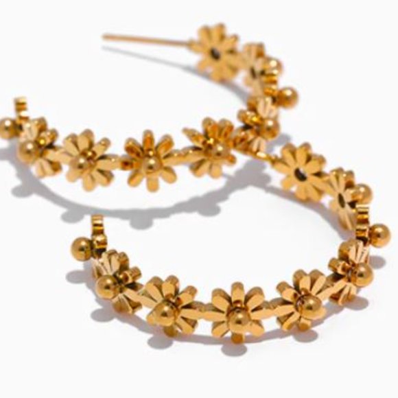 Gold Plated Stainless Steel Daisy Chain Flower Hoop Earrings - Picture 3 of 8